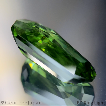 Green Zircon 11.489ct / Madagascar