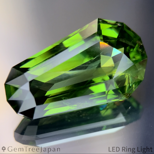 Green Zircon 11.489ct / Madagascar