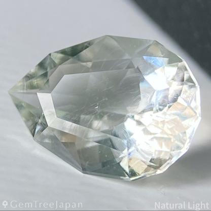 Hyalite Opal 1.210ct / Hungary