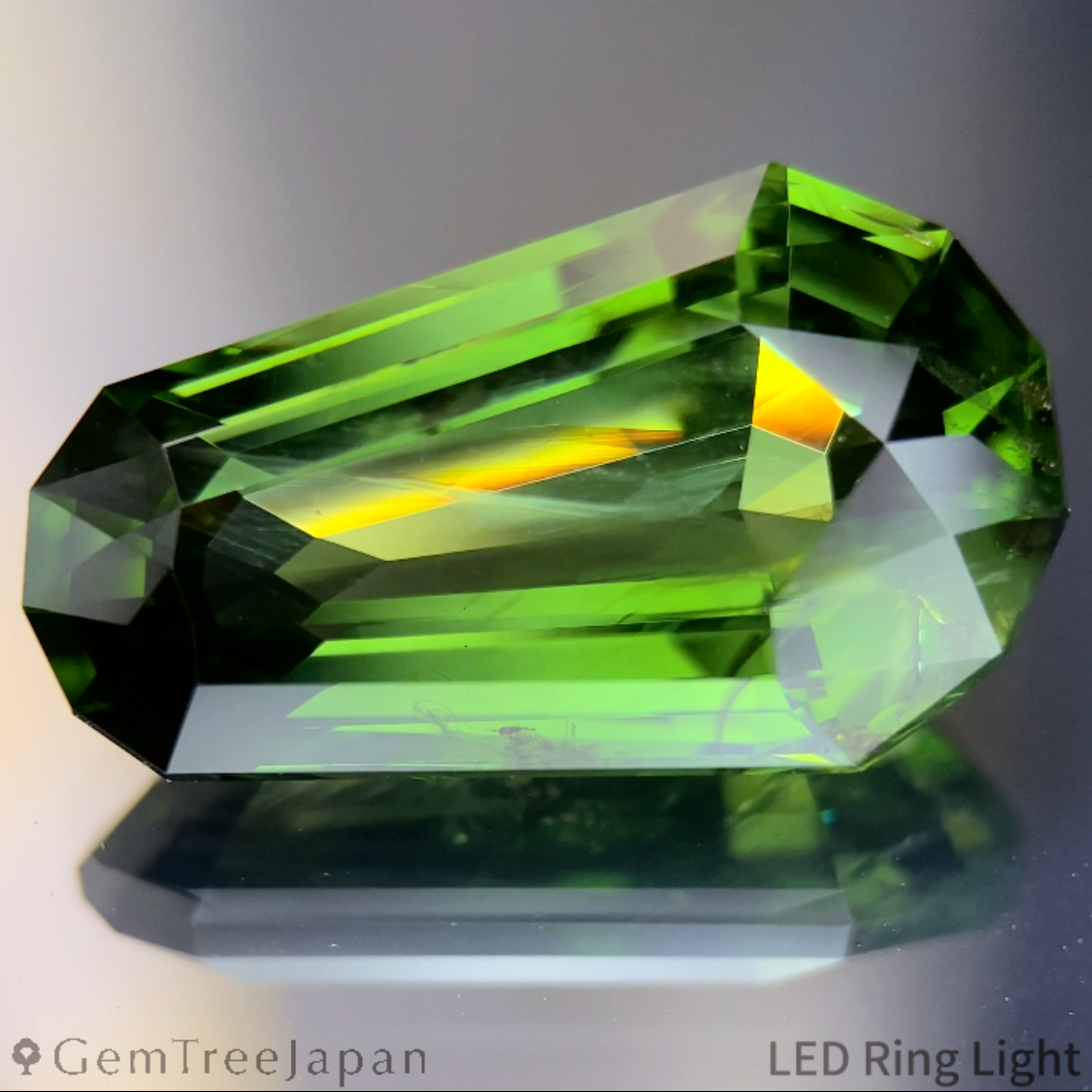Green Zircon 11.489ct / Madagascar
