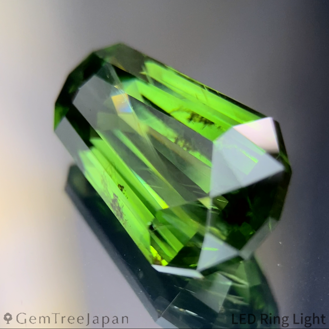 Green Zircon 11.489ct / Madagascar