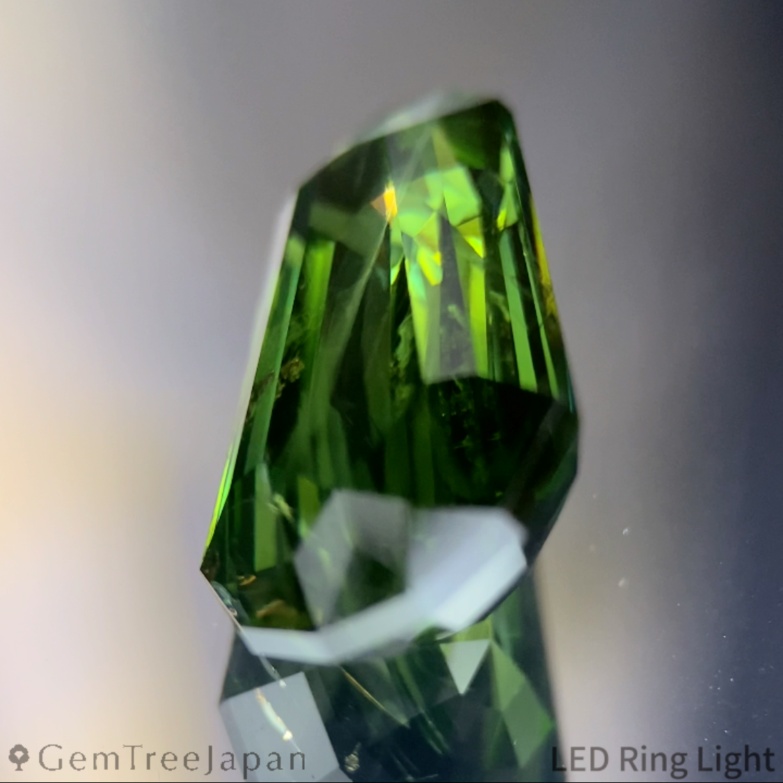 Green Zircon 11.489ct / Madagascar