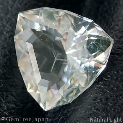 Hyalite Opal 1.071ct / Hungary