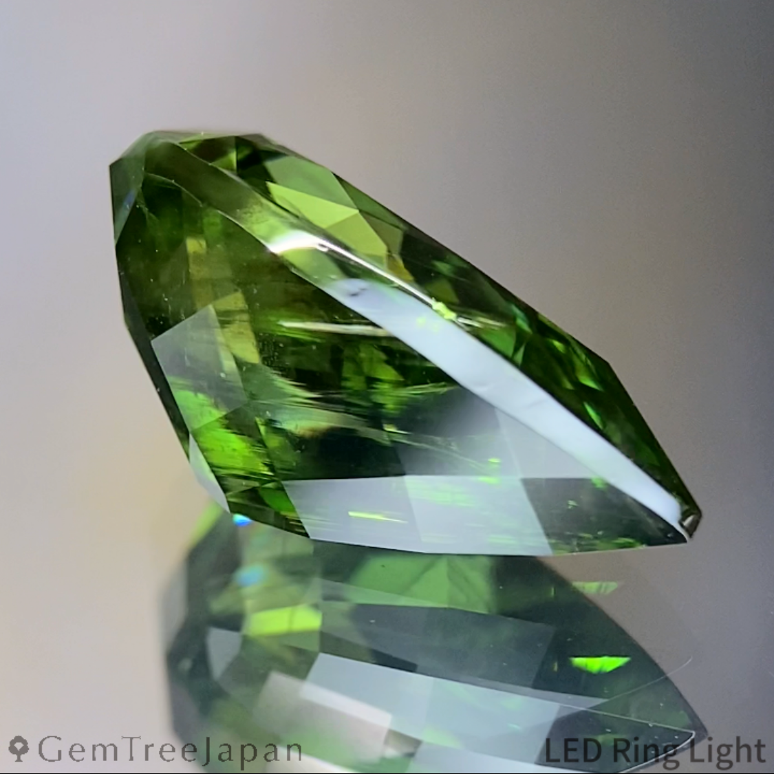 Green Zircon 4.385ct / Madagascar