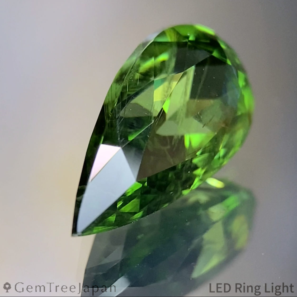Green Zircon 4.385ct / Madagascar