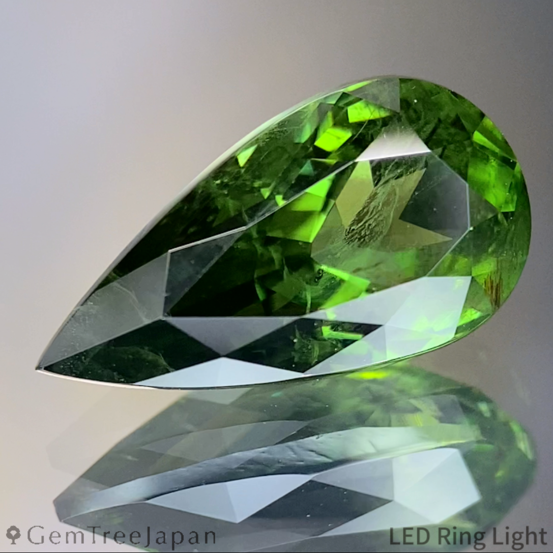 Green Zircon 4.385ct / Madagascar