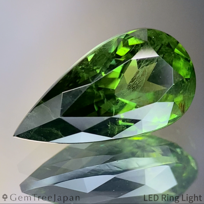 Green Zircon 4.385ct / Madagascar