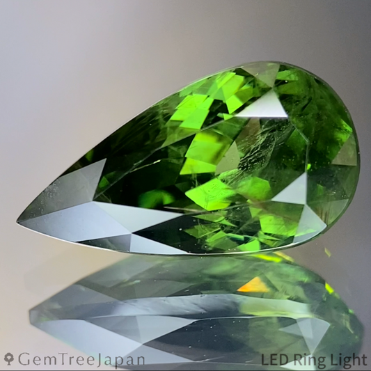 Green Zircon 4.385ct / Madagascar