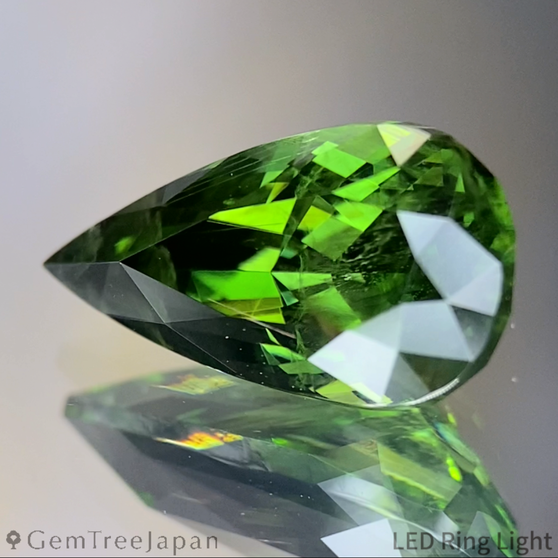 Green Zircon 4.385ct / Madagascar