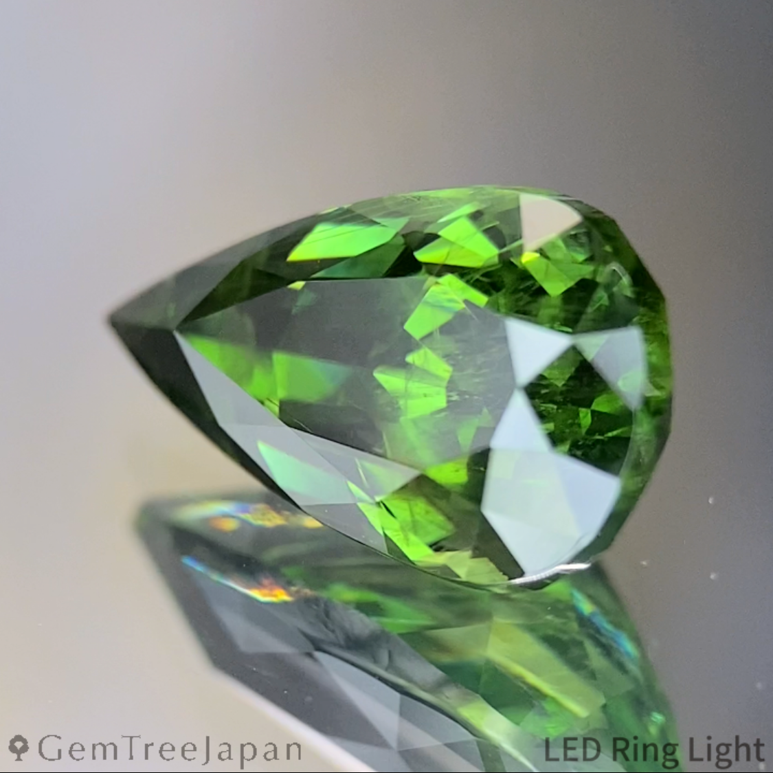 Green Zircon 4.385ct / Madagascar