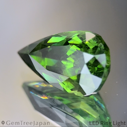 Green Zircon 4.385ct / Madagascar