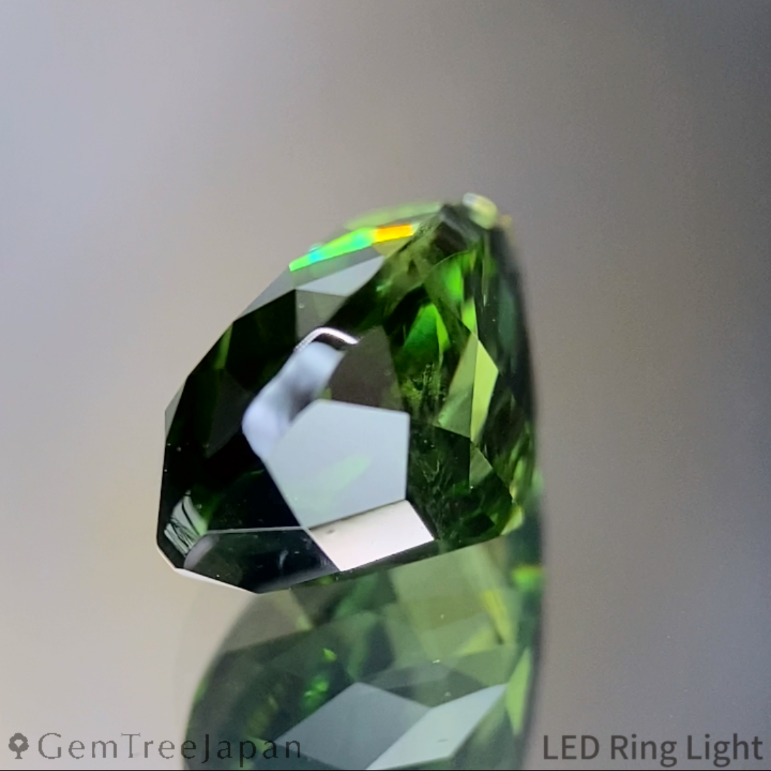 Green Zircon 4.385ct / Madagascar