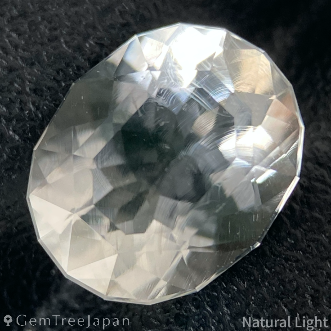 Hyalite Opal 1.814ct / Hungary