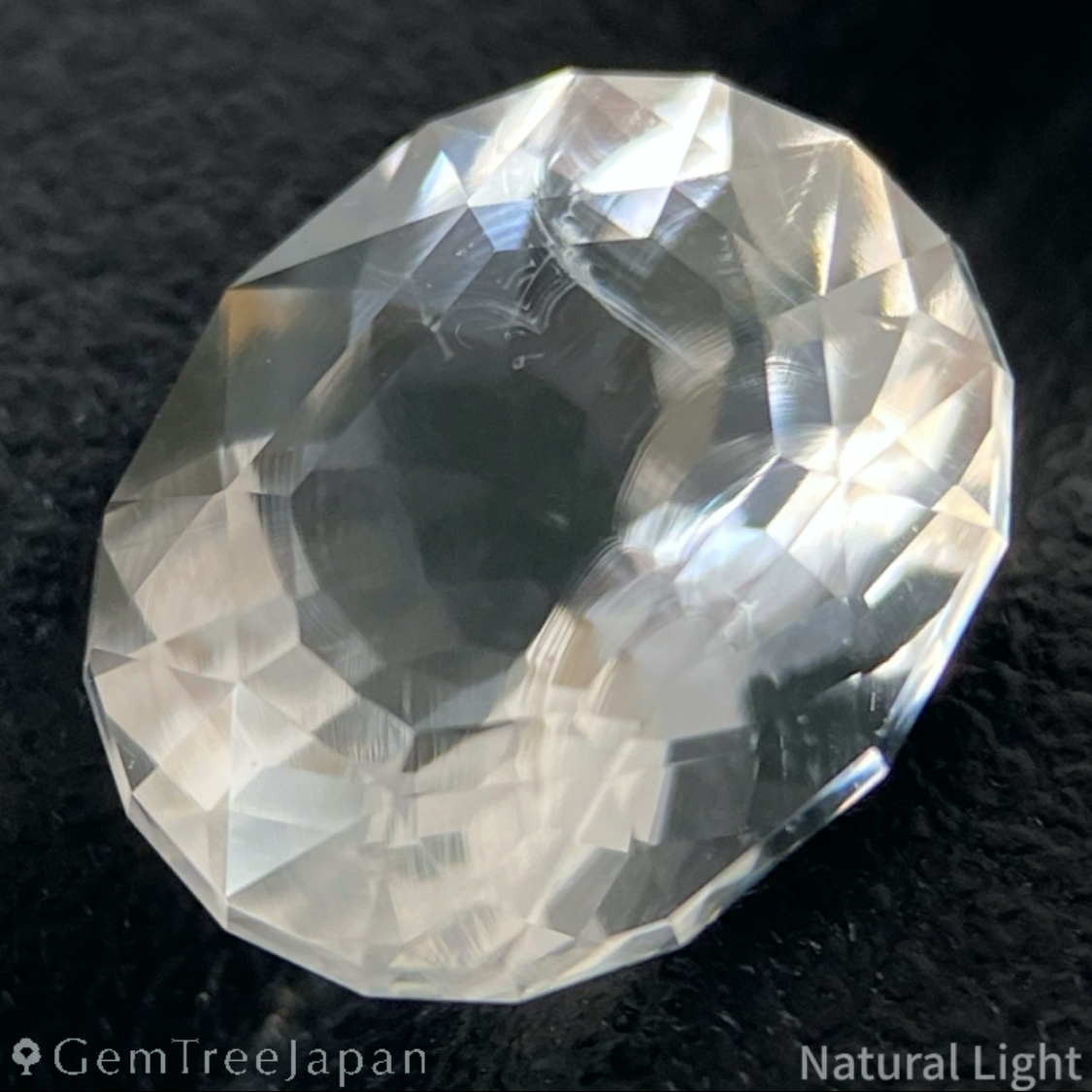 Hyalite Opal 1.814ct / Hungary