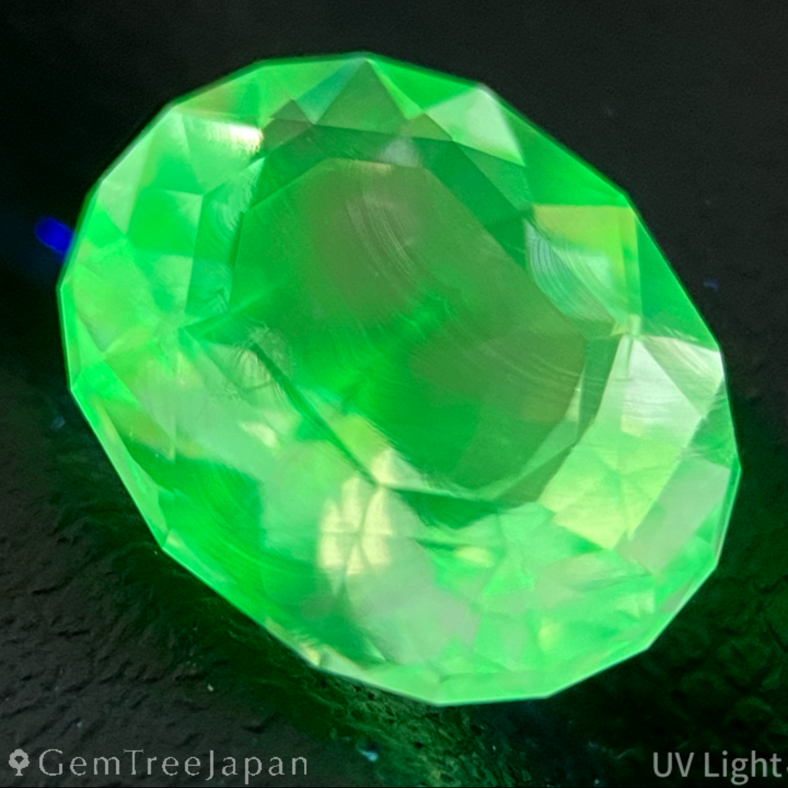 Hyalite Opal 1.814ct / Hungary