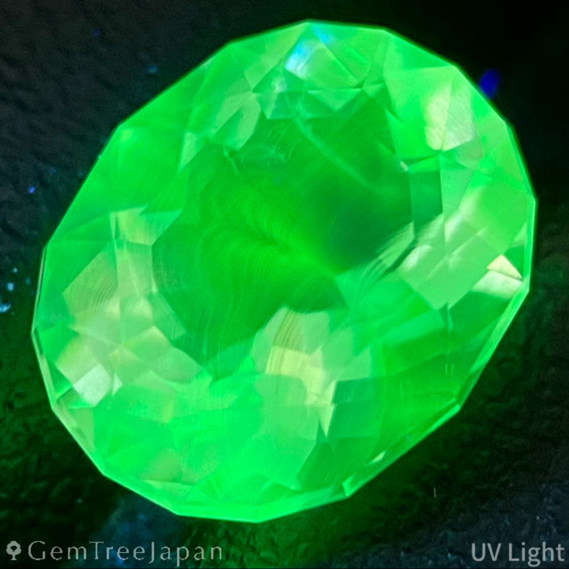 Hyalite Opal 1.814ct / Hungary