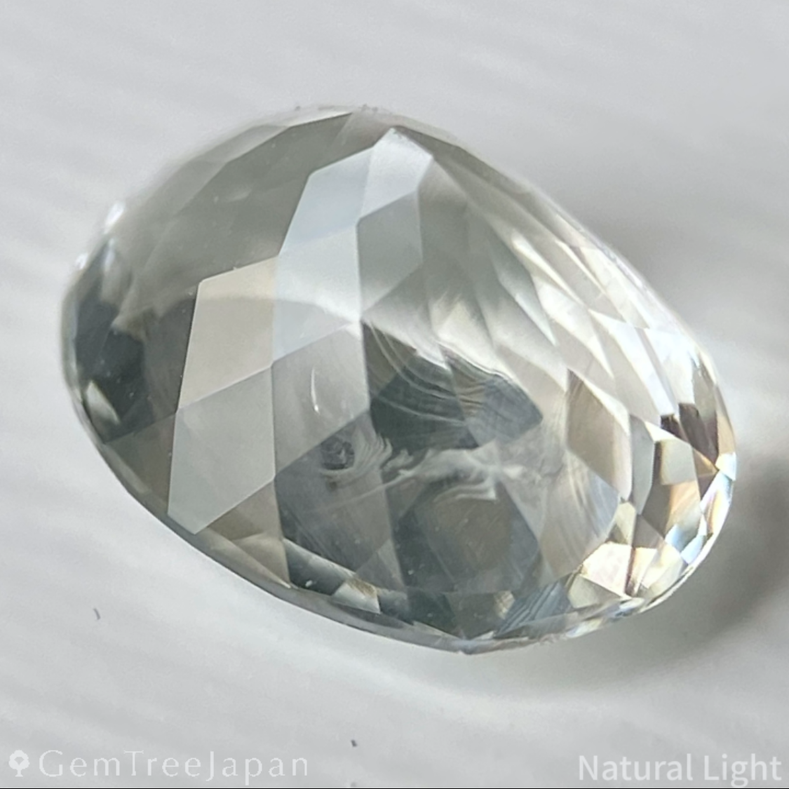 Hyalite Opal 1.461ct / Hungary