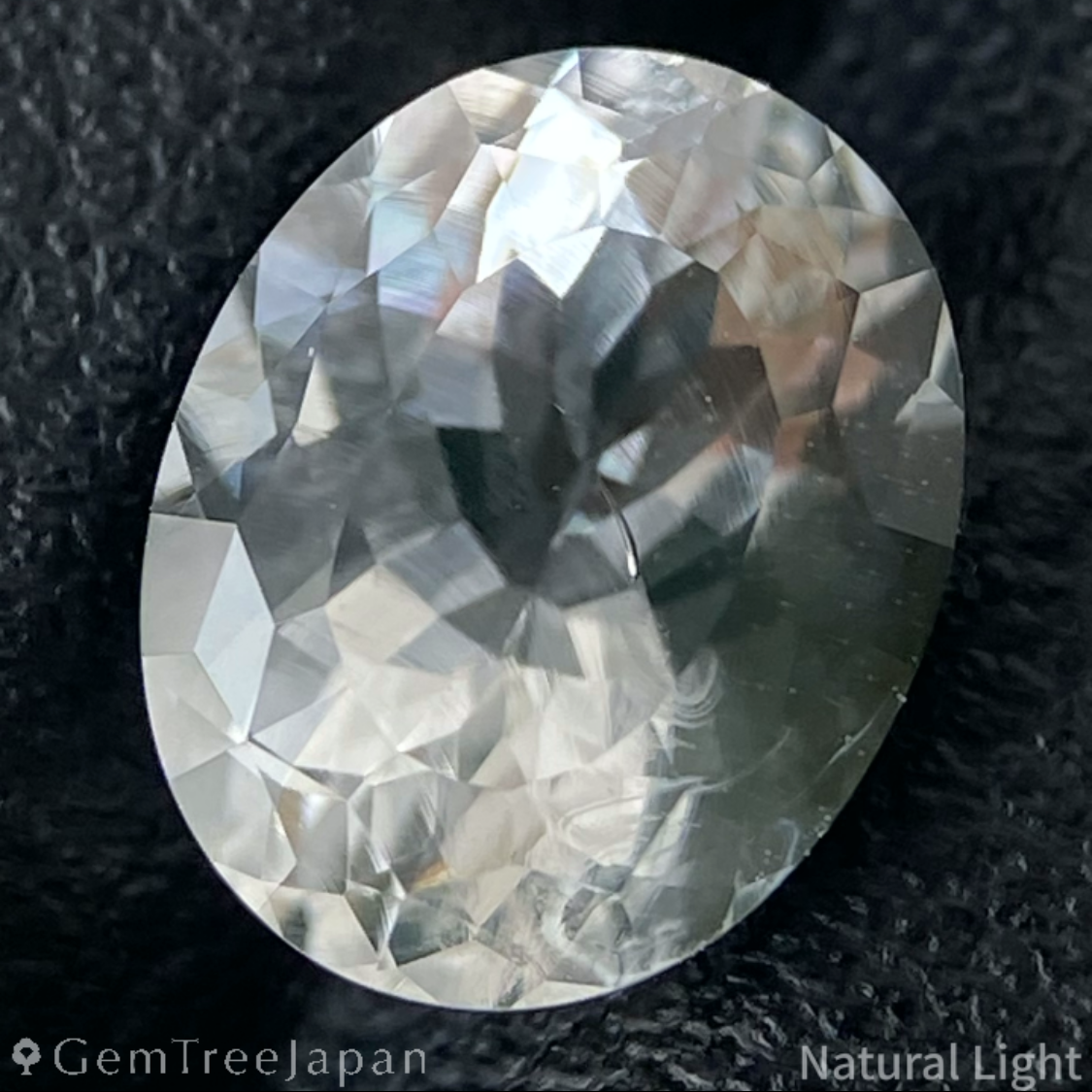 Hyalite Opal 1.461ct / Hungary