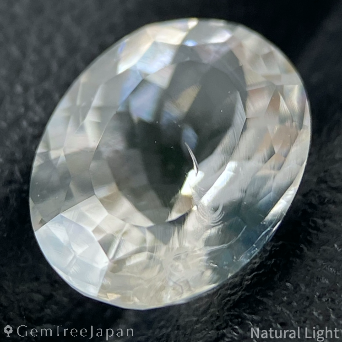 Hyalite Opal 1.461ct / Hungary