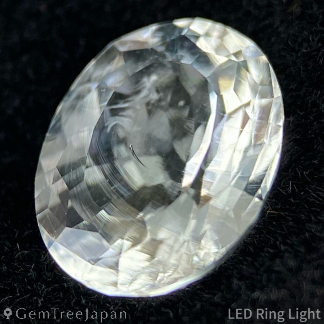 Hyalite Opal 1.461ct / Hungary