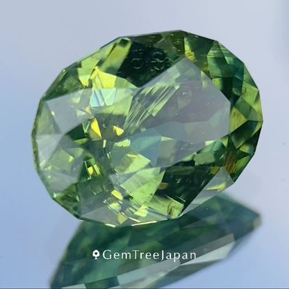 Green Zircon 2.091ct / Sri Lanka