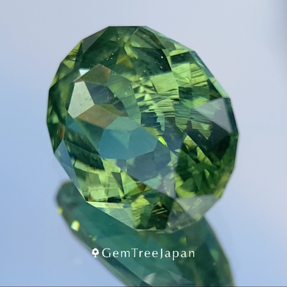 Green Zircon 2.091ct / Sri Lanka