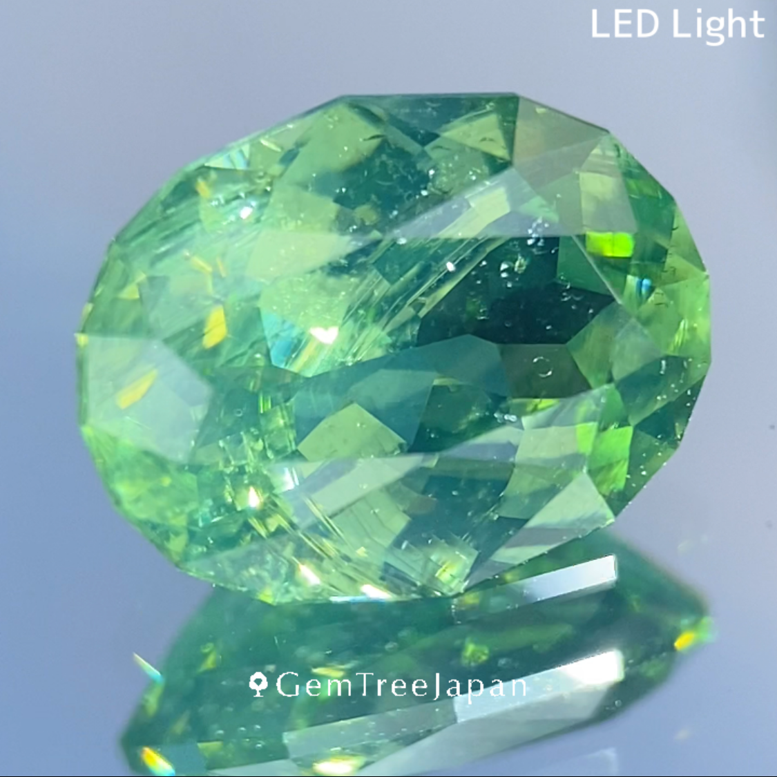 Green Zircon 2.091ct / Sri Lanka