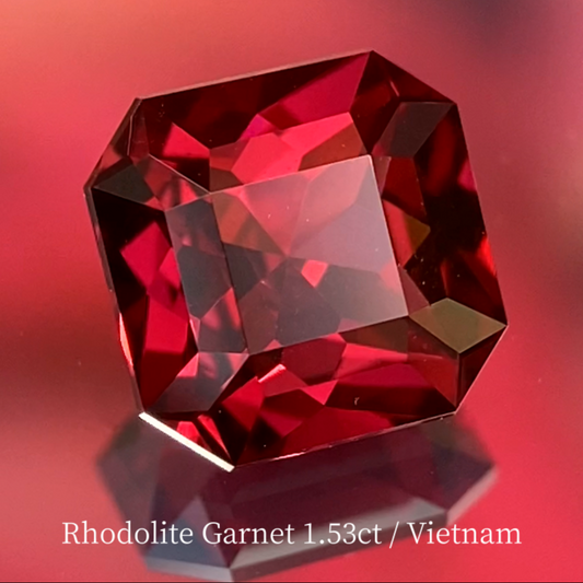 Rhodolite Garnet 1.53ct / Vietnam