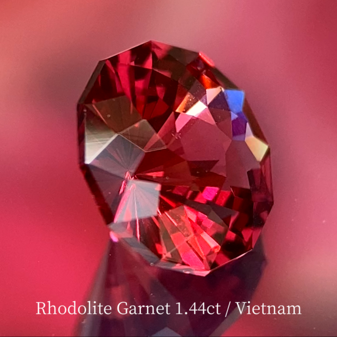 Rhodolite Garnet 1.44ct / Vietnam 