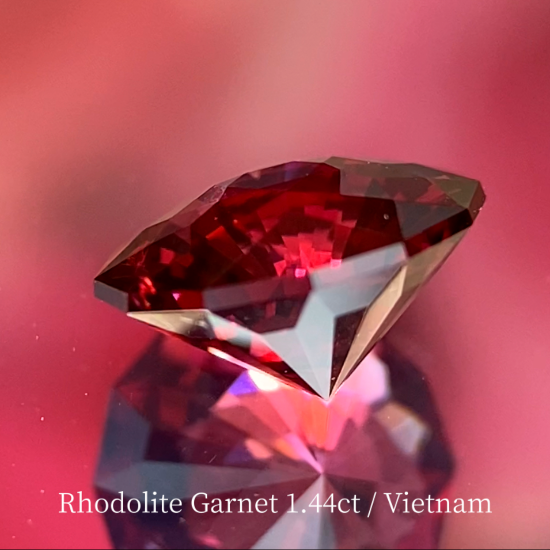 Rhodolite Garnet 1.44ct / Vietnam 