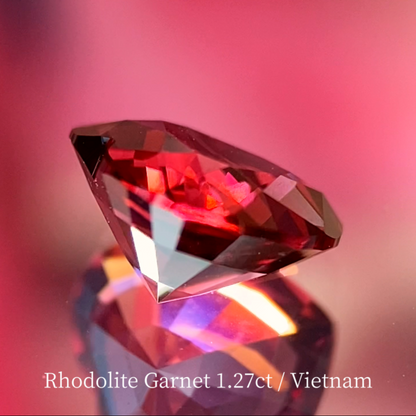 Rhodolite Garnet 1.44ct / Vietnam 