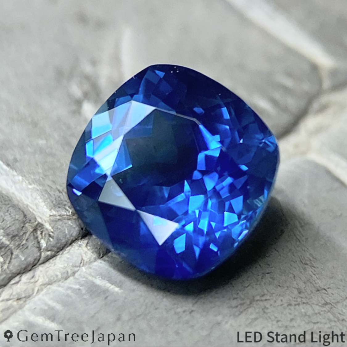 Cornflower Blue Sapphire 1.103ct / Thailand（Kanchanaburi）