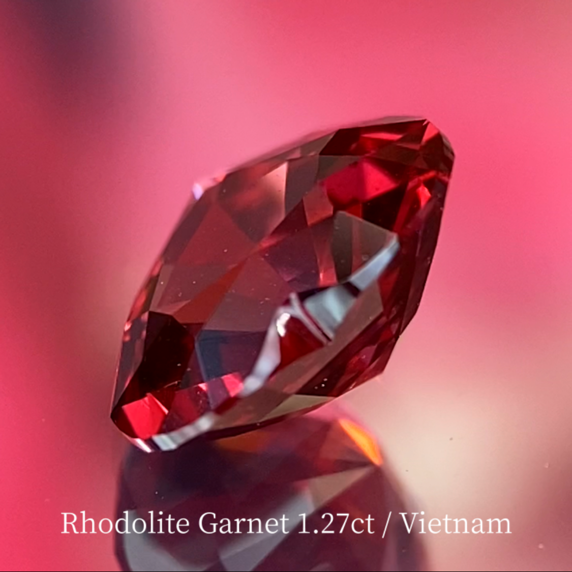 Rhodolite Garnet 1.27ct / Vietnam 