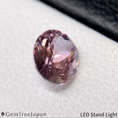 Pinkish Purple Sapphire 0.692ct / Thailand (Kanchanaburi)