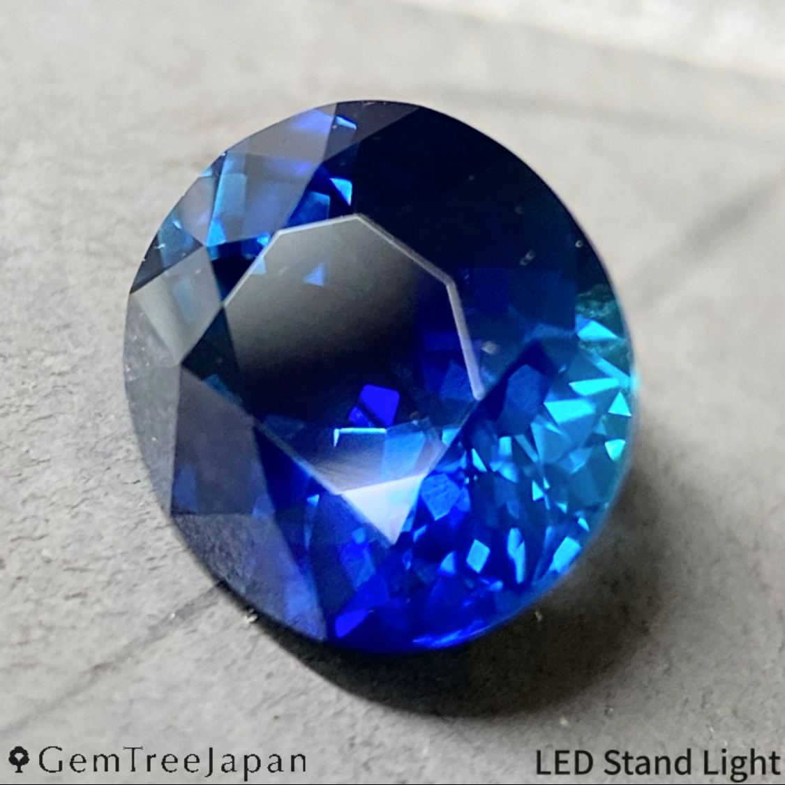 "Deep Peacock Blue" Kanchanaburi Sapphire 1.213ct / Thailand