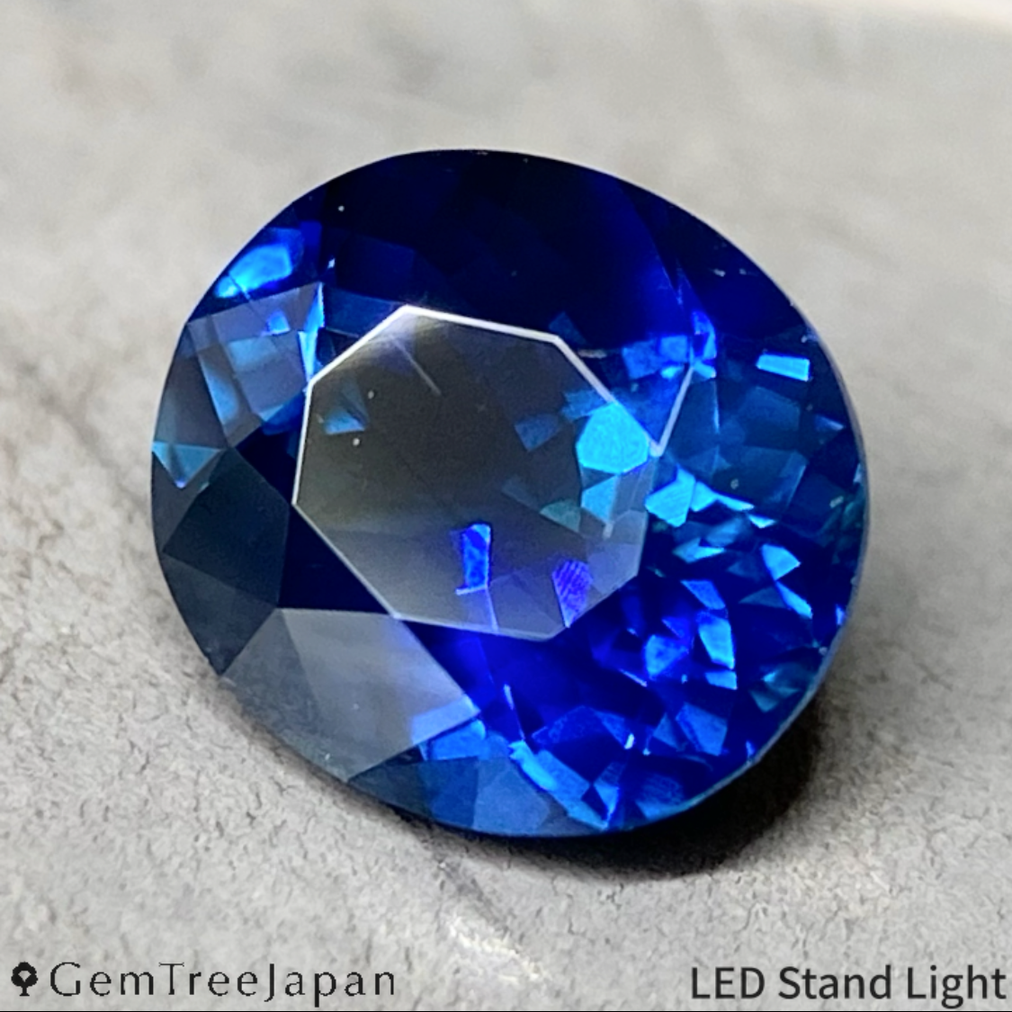 "Deep Peacock Blue" Kanchanaburi Sapphire 1.213ct / Thailand