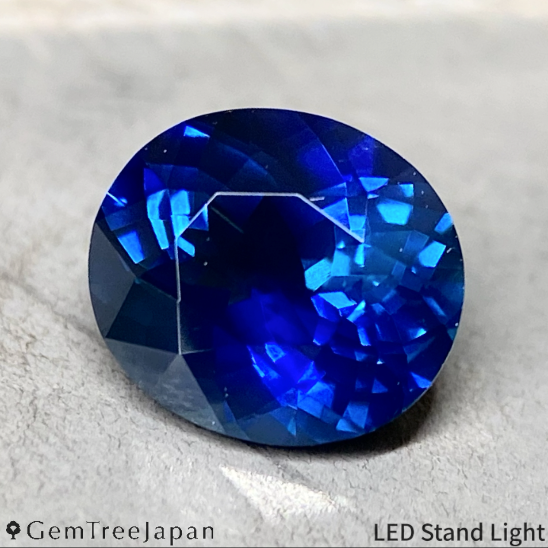 "Deep Peacock Blue" Kanchanaburi Sapphire 1.213ct / Thailand