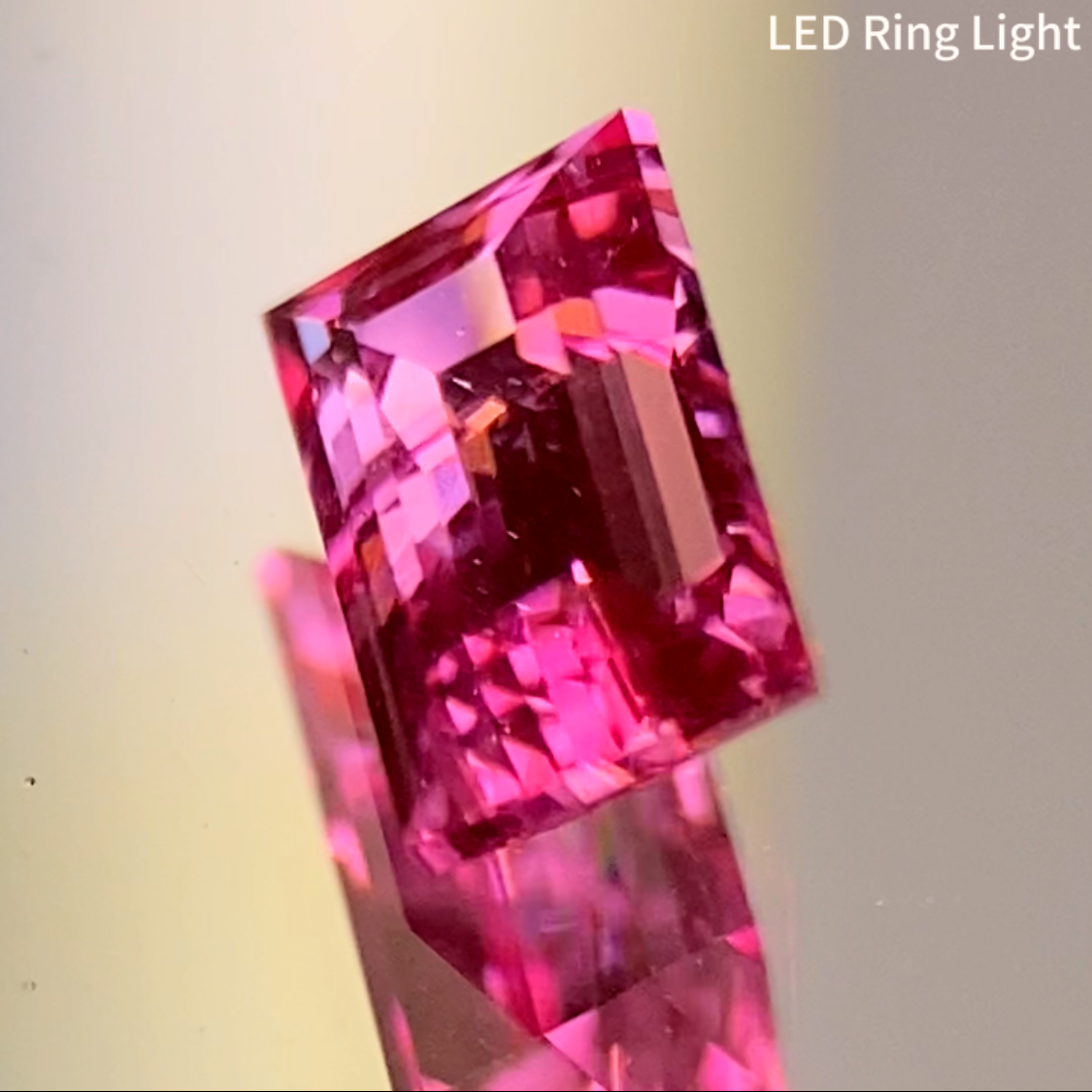 Neon Pink Spinel 0.449ct / Tanzania: Mahenge