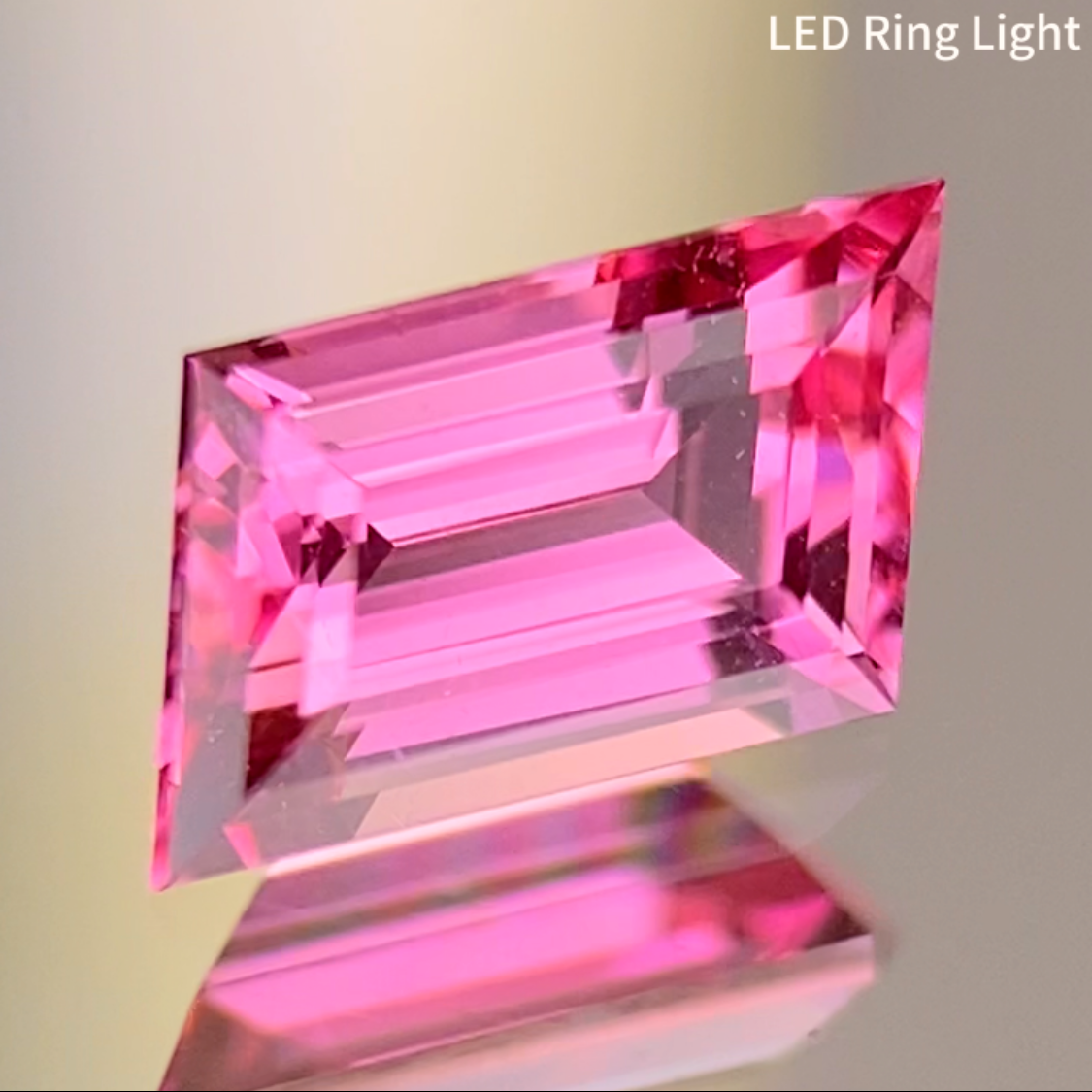 Neon Pink Spinel 0.449ct / Tanzania: Mahenge