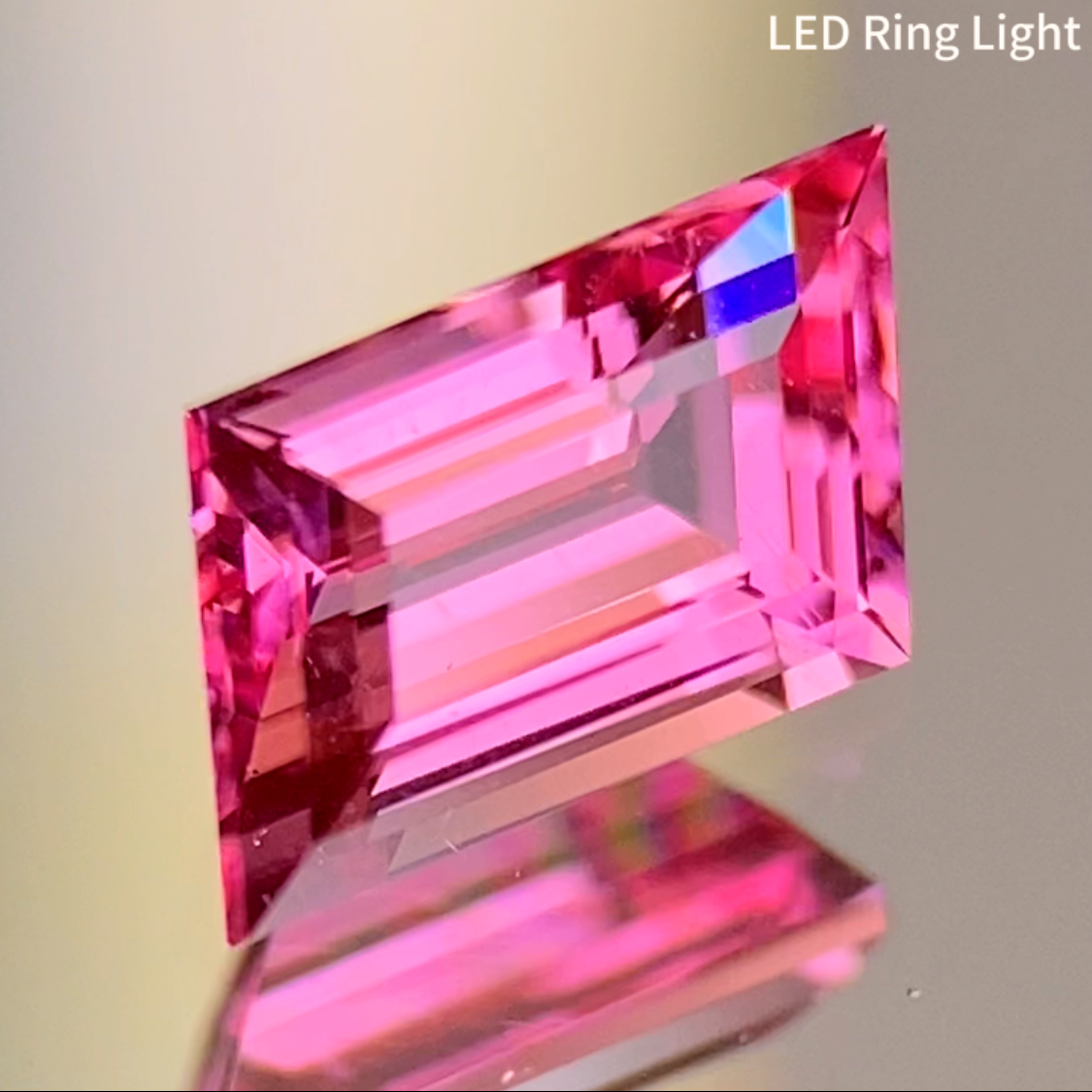 Neon Pink Spinel 0.449ct / Tanzania: Mahenge