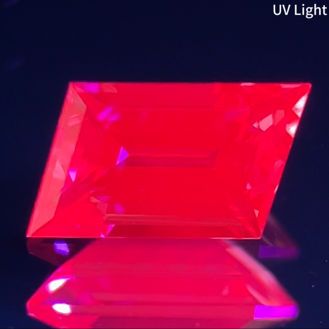 Neon Pink Spinel 0.449ct / Tanzania: Mahenge