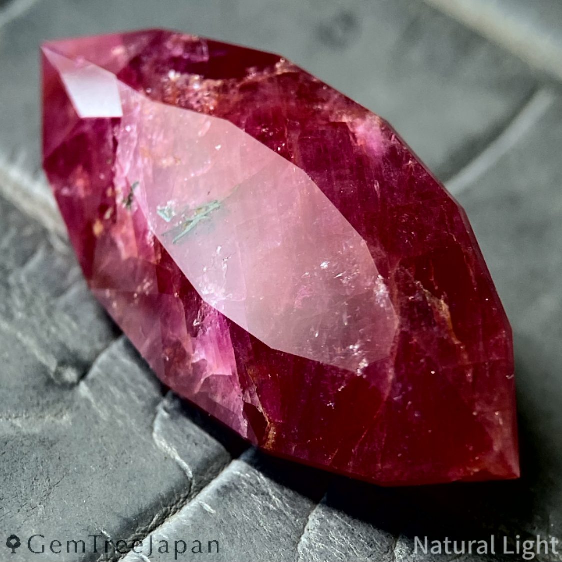 【GTJ Founder's Gem】Un-Heat Ruby 19.280ct / Vietnam