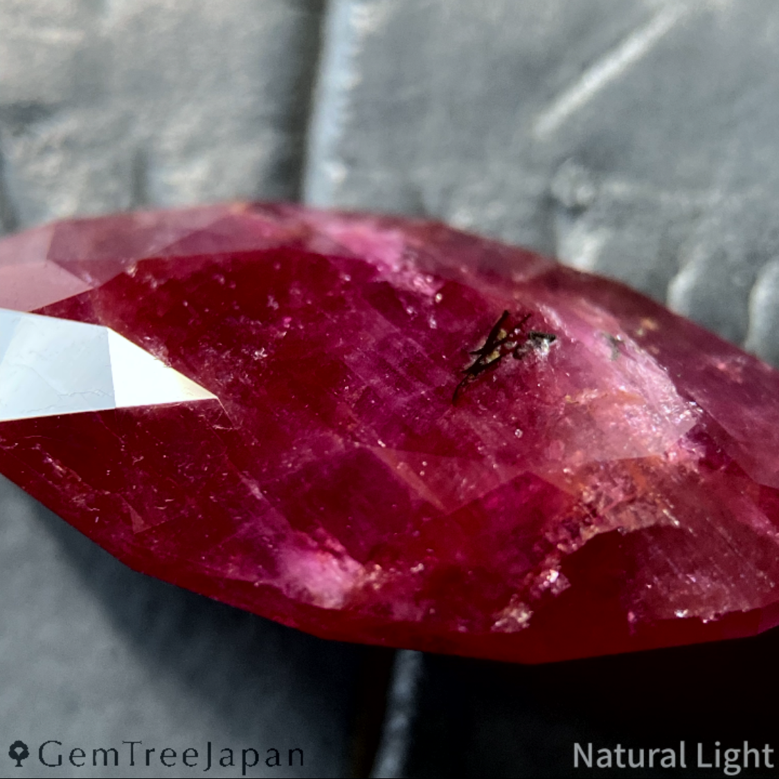 【GTJ Founder's Gem】Un-Heat Ruby 19.280ct / Vietnam