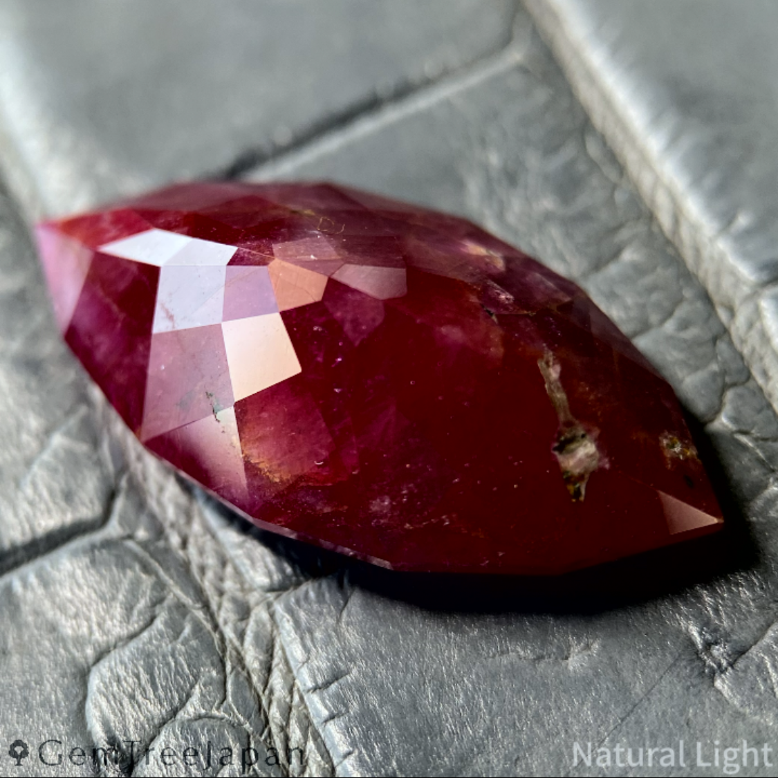 【GTJ Founder's Gem】Un-Heat Ruby 19.280ct / Vietnam