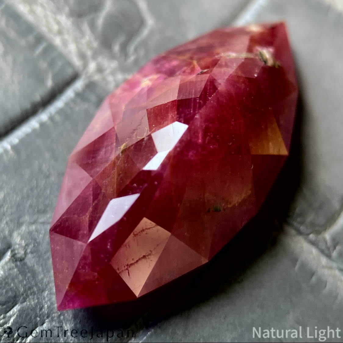 【GTJ Founder's Gem】Un-Heat Ruby 19.280ct / Vietnam
