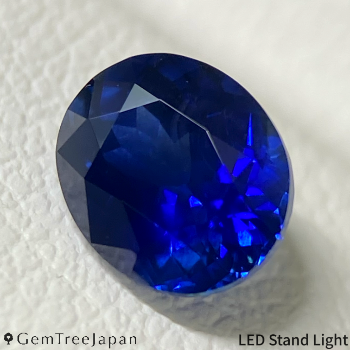 Royal Blue Sapphire 1.158ct / Thailand (Kanchanaburi)
