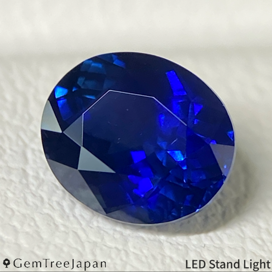 Royal Blue Sapphire 1.158ct / Thailand (Kanchanaburi)