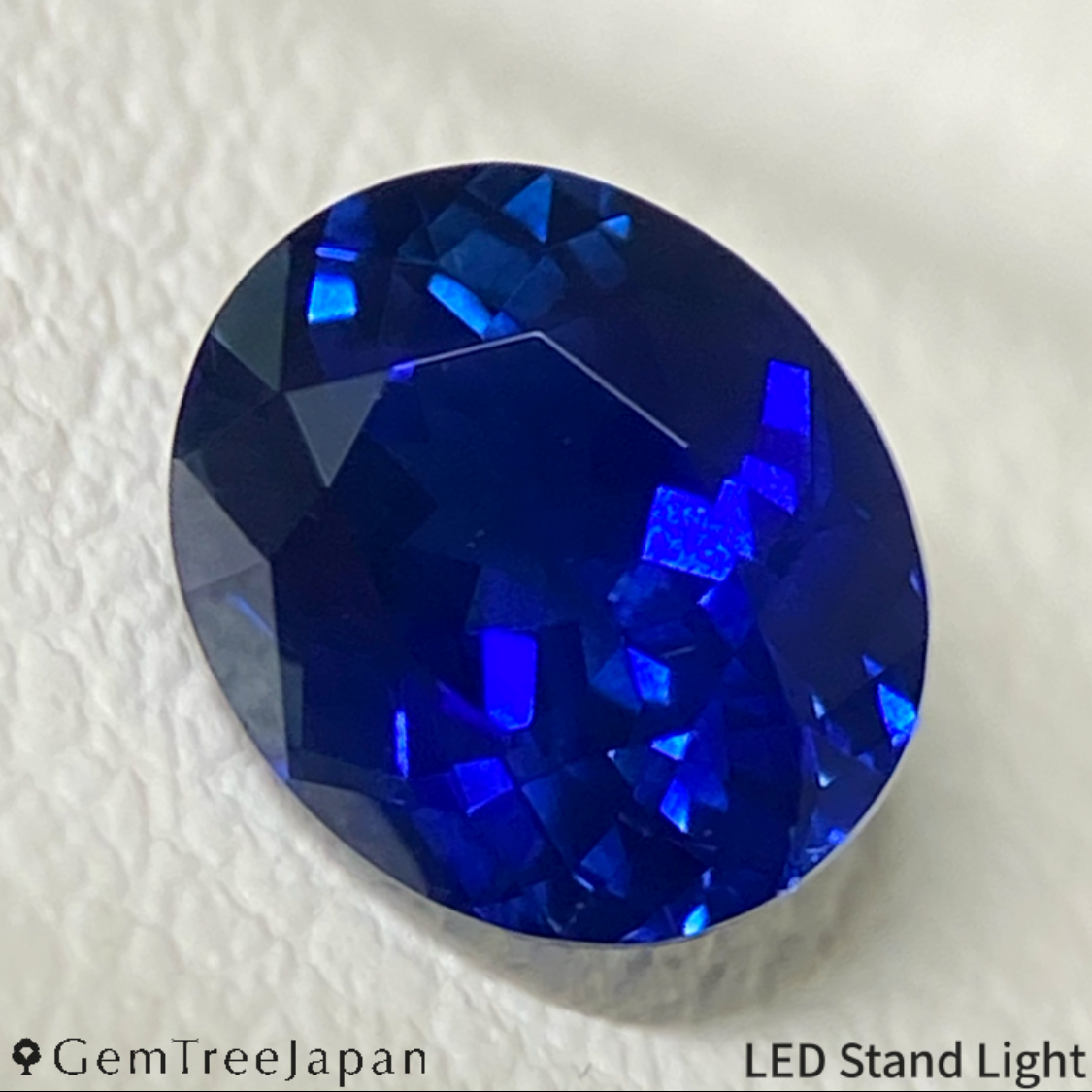 Royal Blue Sapphire 1.158ct / Thailand (Kanchanaburi)