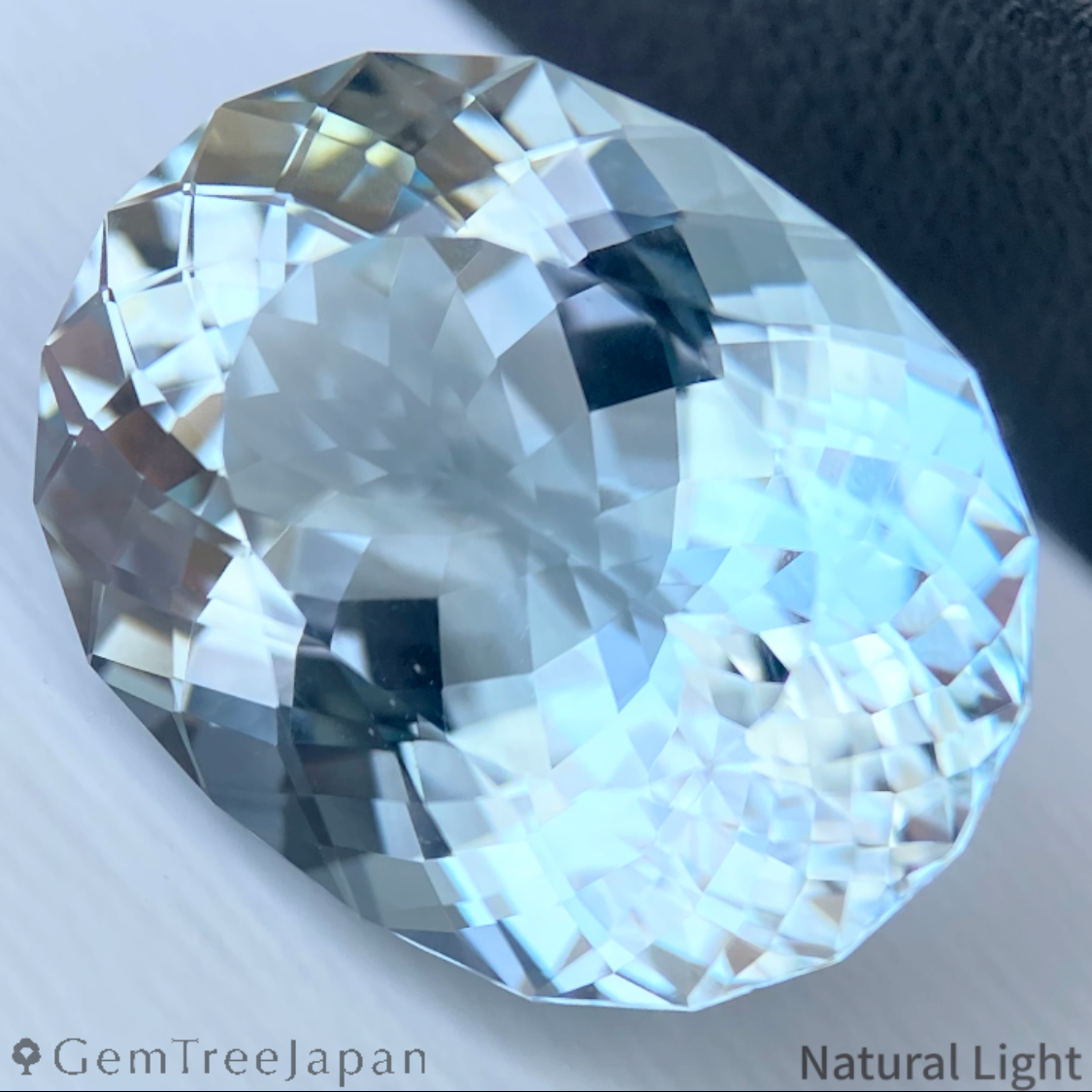 Blue Topaz 24.577ct