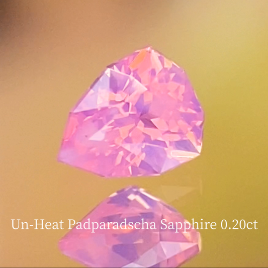 Un-Heat Silky Padparadscha Sapphire 0.201ct / Vietnam